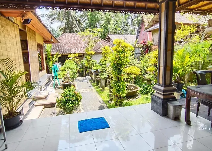 Rumah Keluarga Bali *