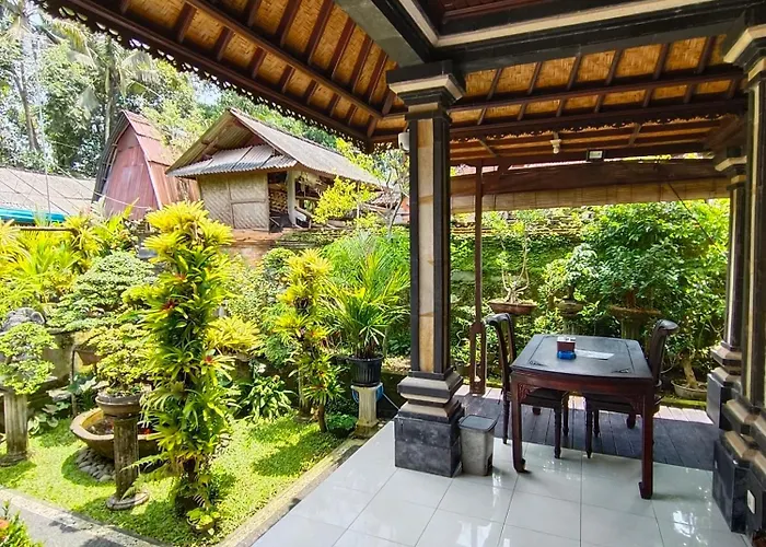 Rumah Keluarga Bali Ubud
