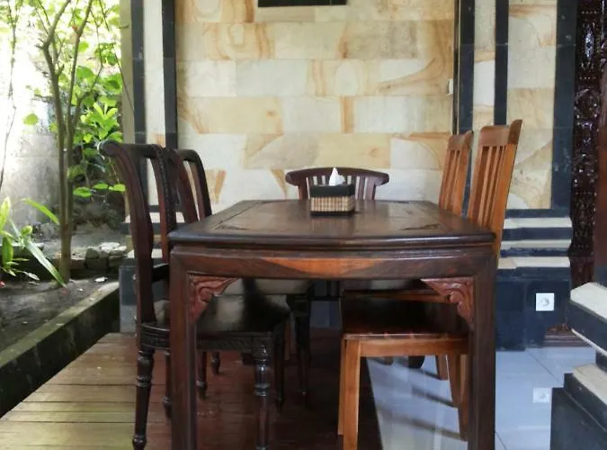 Rumah Keluarga Bali *